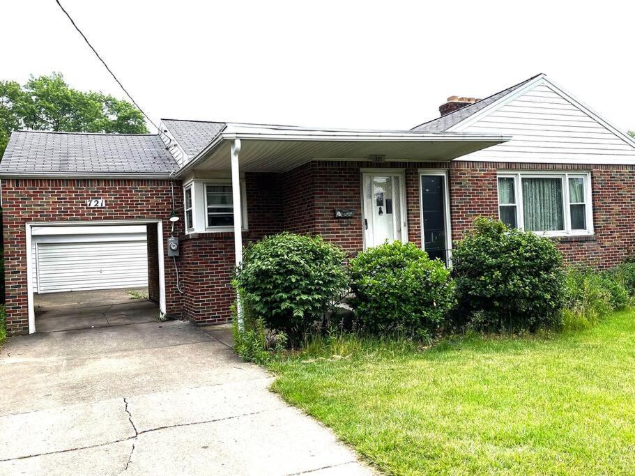 Entire Home In Buffalo - 6 Guests 3 Bedroom 1 Bath - Convenient Location - 25Min To Niagara Falls Экстерьер фото