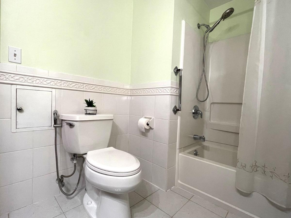 Entire Home In Buffalo - 6 Guests 3 Bedroom 1 Bath - Convenient Location - 25Min To Niagara Falls Экстерьер фото