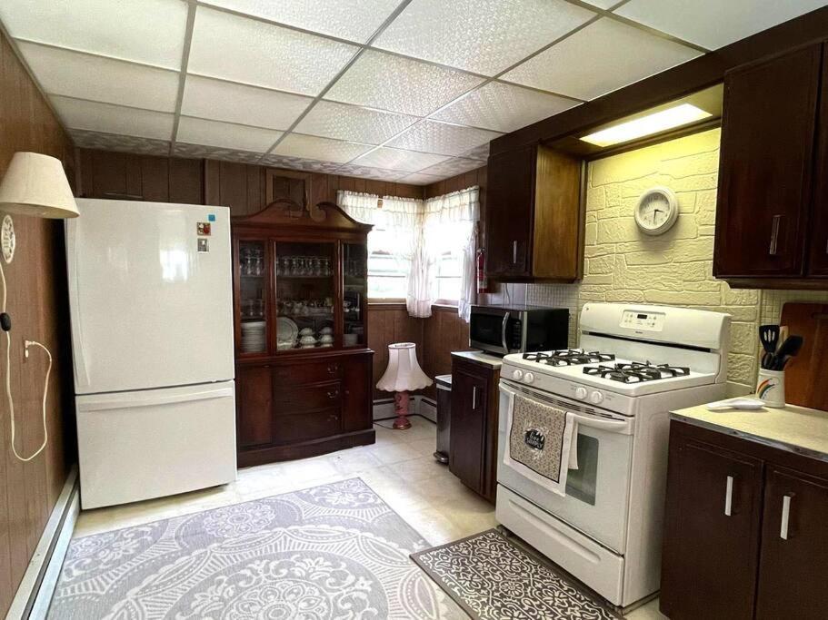 Entire Home In Buffalo - 6 Guests 3 Bedroom 1 Bath - Convenient Location - 25Min To Niagara Falls Экстерьер фото