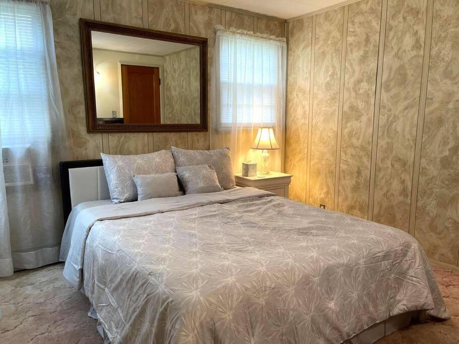 Entire Home In Buffalo - 6 Guests 3 Bedroom 1 Bath - Convenient Location - 25Min To Niagara Falls Экстерьер фото